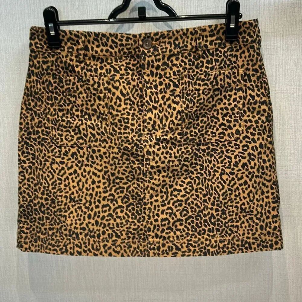 J. Crew Leopard Print Mini Skirt Sz 8 Button/Zip Front Pockets Cheetah Animal